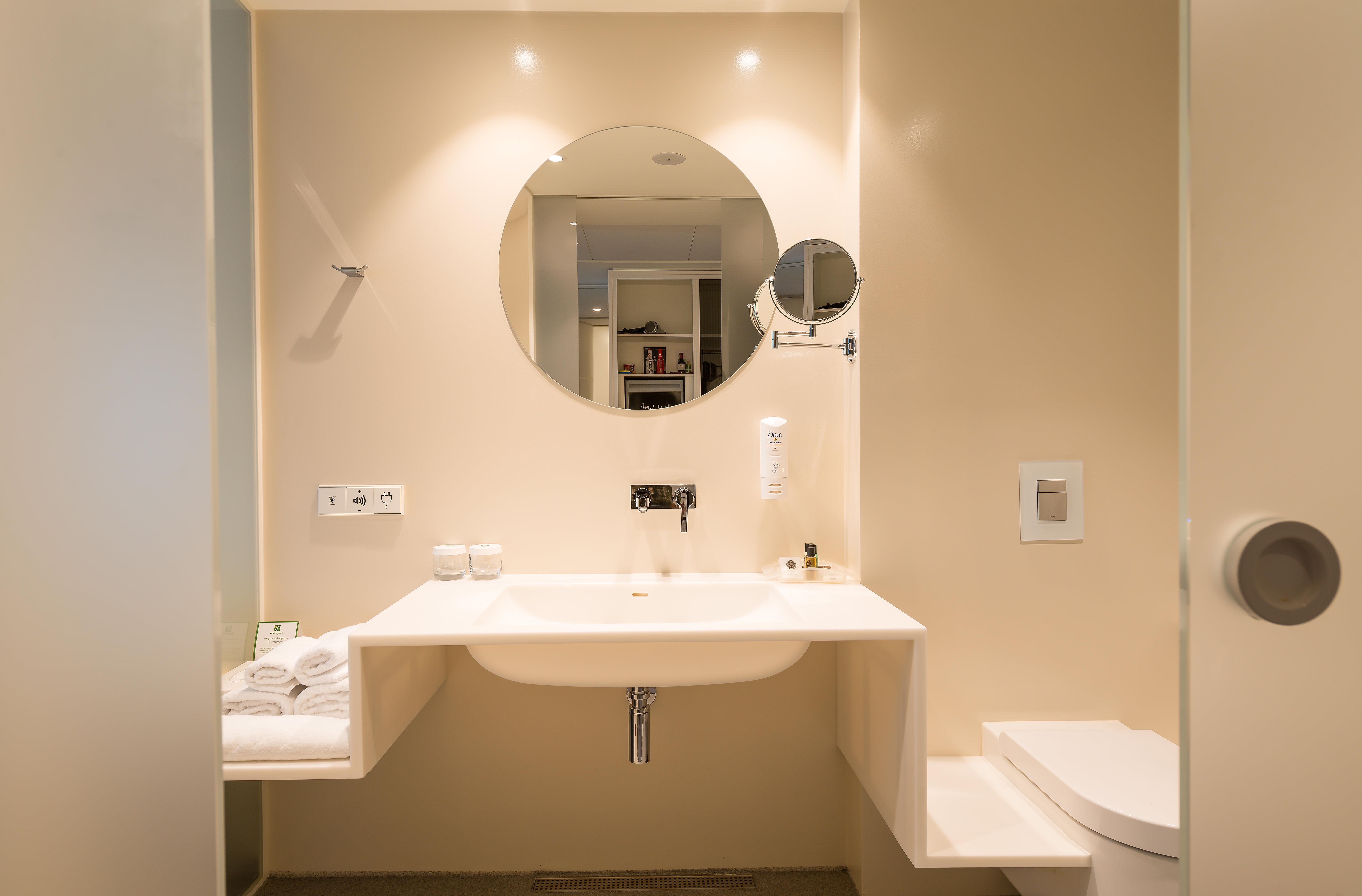 By Ihg