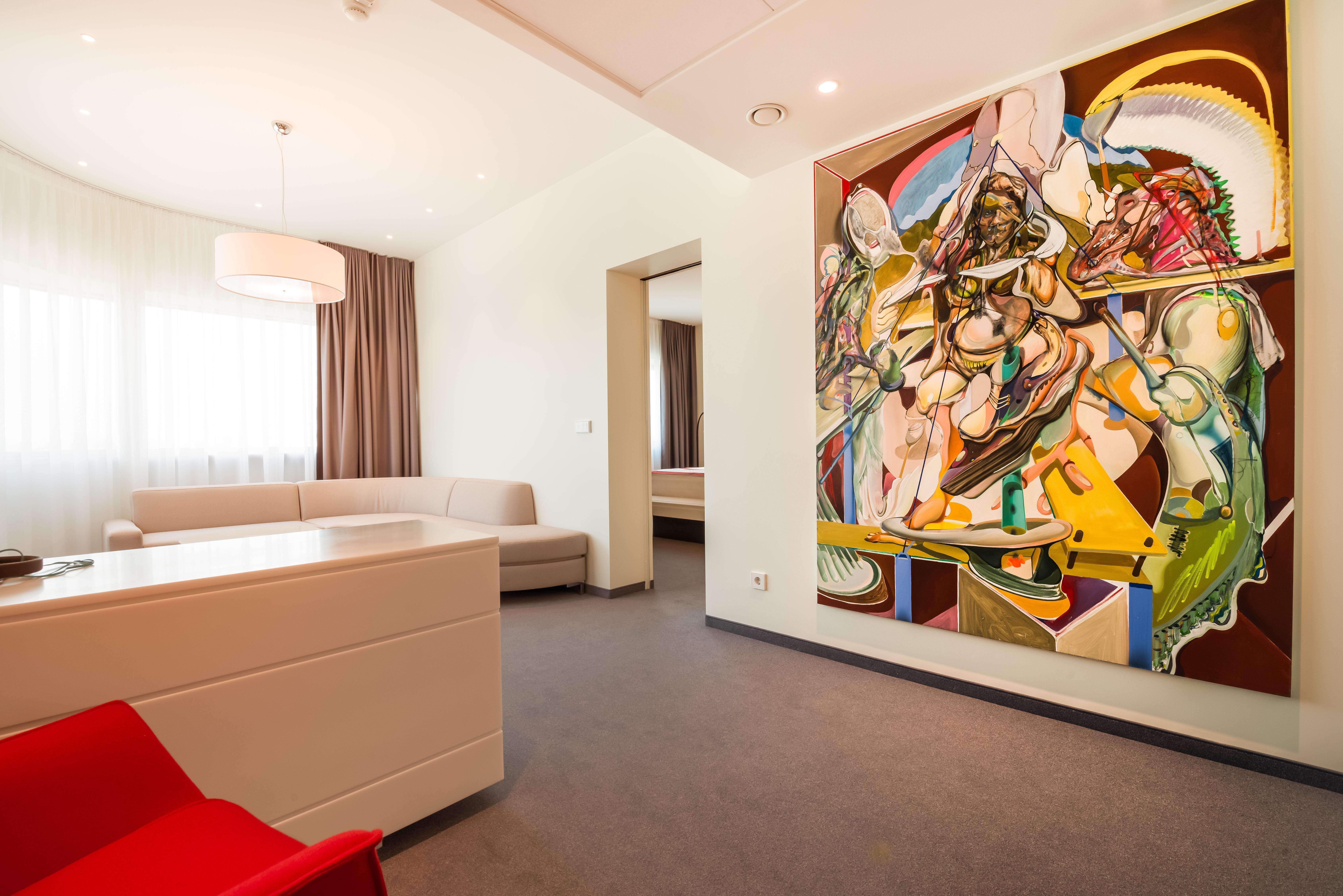 By Ihg Hotel