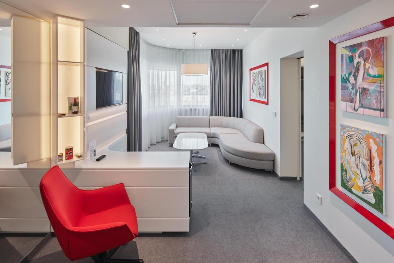 Hotel By Ihg