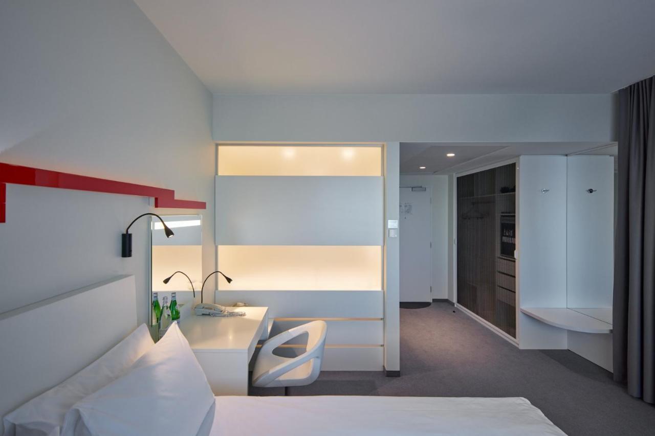 Hotel By Ihg
