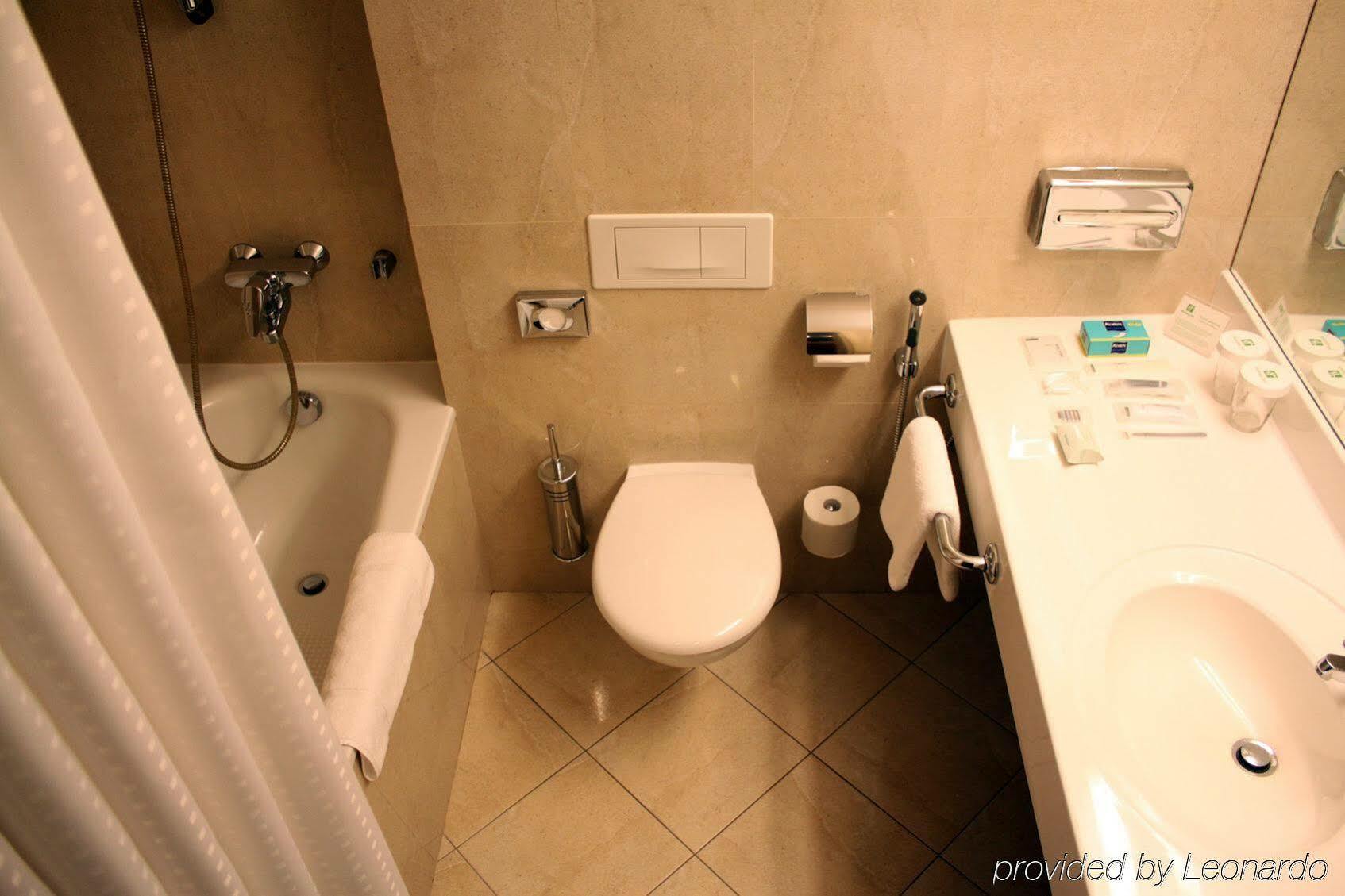 By Ihg 4* VNO